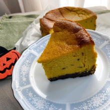 かぼちゃたっぷりチーズケーキ カボチャのランタン風で
