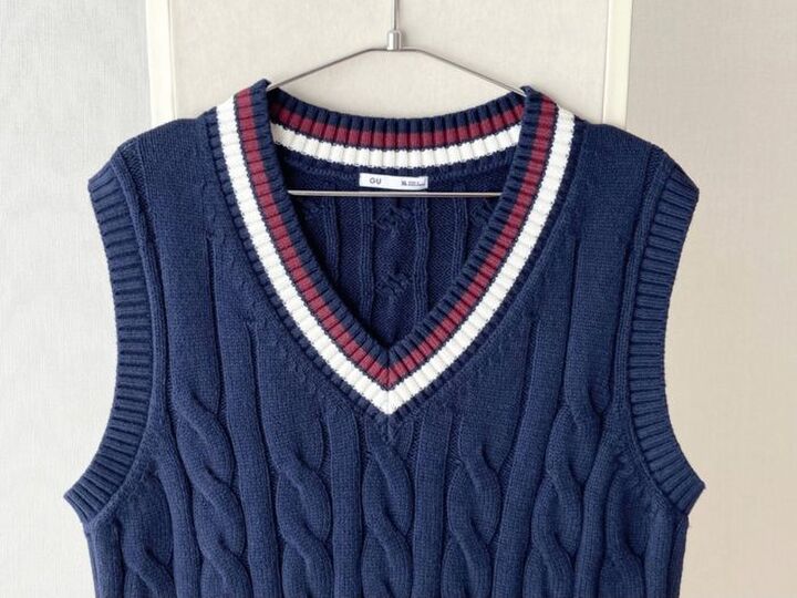 【GU】1点投入でおしゃれ度がグンと増す!秋→冬着回せる「Vネックベスト」は即買い決定!!〈着用レビュー〉