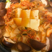 大きな<こくうまキムチ>1パック全部使っちゃうキムチ鍋♪