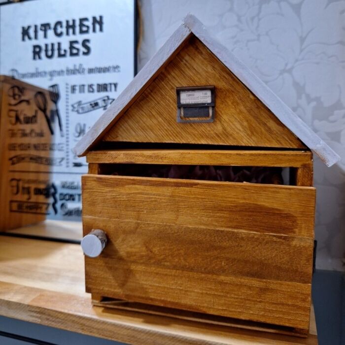 捨てられない!100均の廃材の木板でトイレ小物収納をDIY