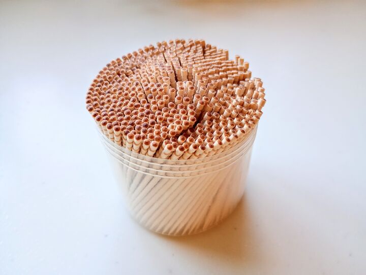 もはや便利グッズ!【爪楊枝を使ったライフハック4選】ザル不要でパスタの湯切りも♡