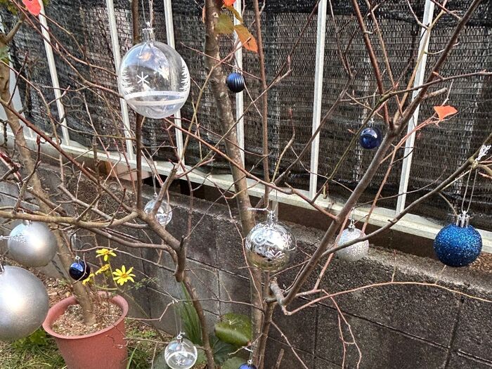 クリスマスオーナメントボールはサイズを変える