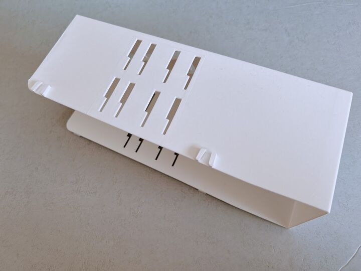 【ダイソー】床置き卒業!穴だらけの箱、並べたらピシッとキマる♡