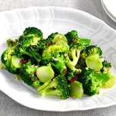 【ブロッコリーのペペロンチーノ】便利な野菜だし使用!