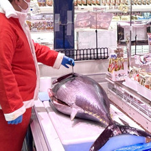 ご当地スーパー【ダイキョー】お魚売り場で、そんなことまで…!?「さすがです。」