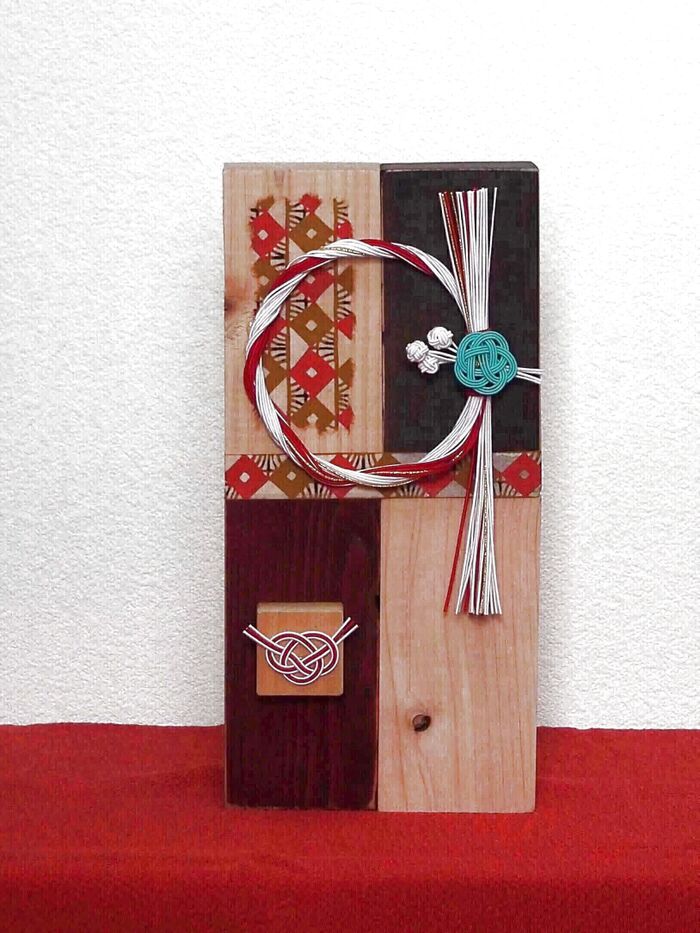 右の飾り ズーム