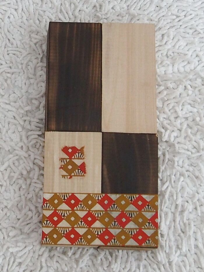 和紙を貼り付けます