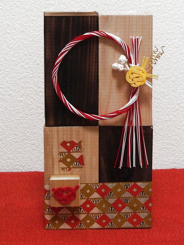 左の飾り ズーム