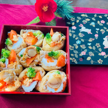 ホタテの煮汁で作るご馳走稲荷寿司