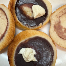 バタークリチ乗せトーストあんぱん♪