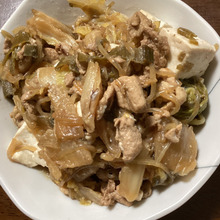 煮るだけ簡単。豚こま肉ですき焼き風