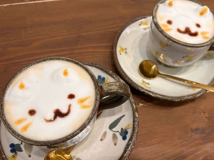 ドリンクは「ふわふわ泡のカフェラテ