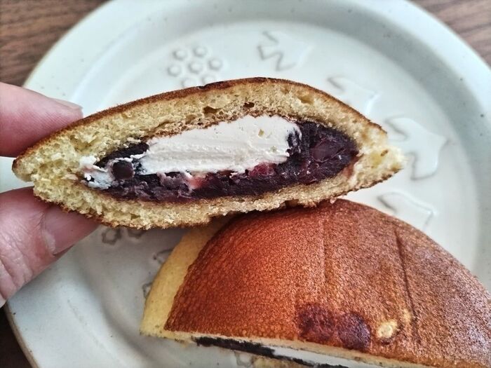 【絶品どら焼き】塩っけバタークリームがあと引く美味しさ!