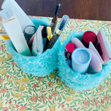 余った毛糸で素敵に小物入れ!作り方は簡単