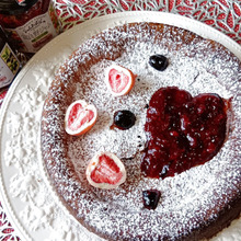 意外に簡単!木苺ジャムとハスカップジャムで仕上げたハート愛しのバレンタインチョコケーキ!