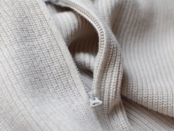 【ユニクロ】お値下げ品、もうチェックした?春先まで使える「万能カーデ」を売り切れる前にゲット!