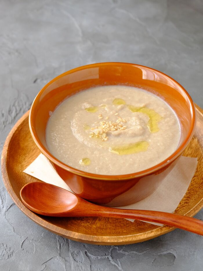 トッピングをして、器に注ぐ