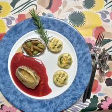 やわらか鮑の赤ソース、肝グラと緑と牛蒡 〜もちパパstyle