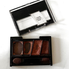 落下でフタを割ってしまったアイシャドウを快適に使えるようにする方法