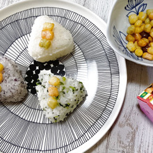 ダイソーで発見!「ひろし」ふりかけで作る!ひなあられ×3色おむすびの新食感レシピ