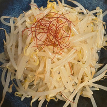 餃子の時に絶対お勧め!〈シャキシャキモヤシのナムル〉