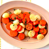 【人参とペコロスの炒め】便利な野菜だし使用!