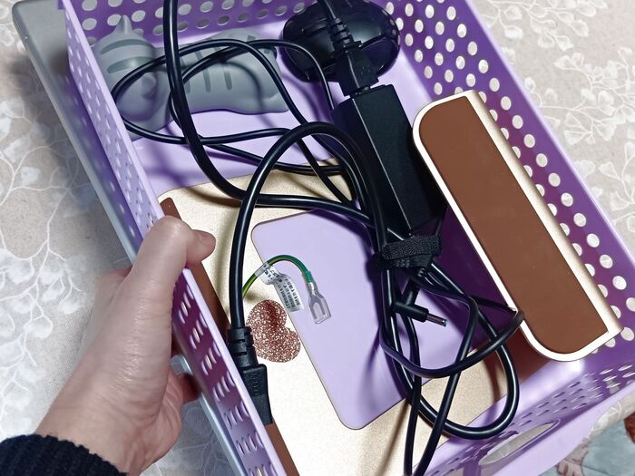 ノートパソコンもスッキリ!持ち運びやすく、コンパクトに収納&使いやすく、目が疲れないアイデア