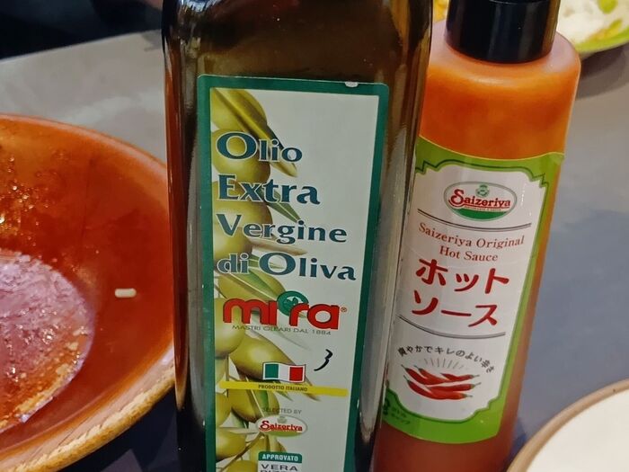 嬉しいのは、サイゼリヤでは、調味料が使いたい放題!