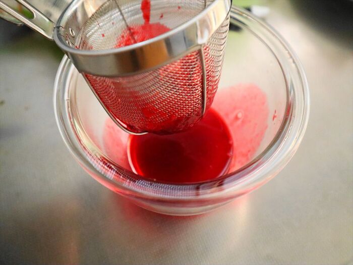 ラズベリー白あんバタークリーム作り