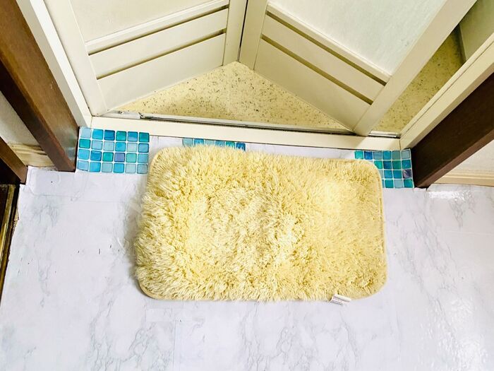 滑り留めのついていないマットにはこれで代用!