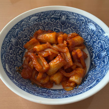 【節約&簡単!】ちくわと玉ねぎのチリソース炒め