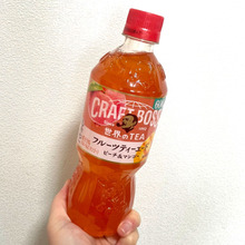 紅茶と烏龍茶がブレンドされた「クラフトボス フルーツティーエード ピーチ&マンゴー」