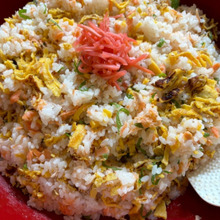 鮭と薄焼き卵のちらし寿司!