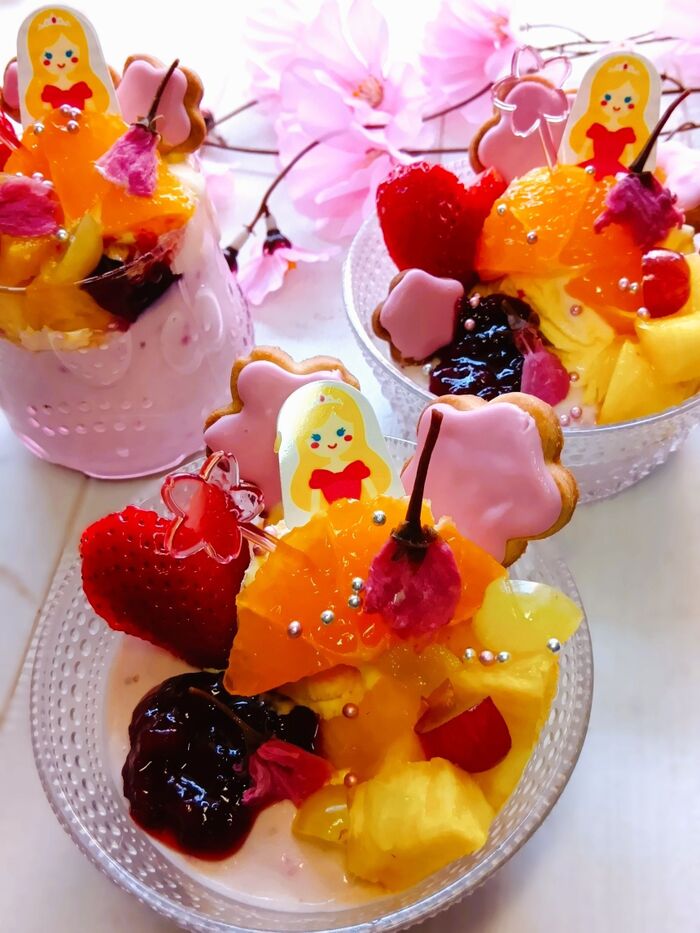 春満開!簡単!ひな祭りにぴったりプリンセスベリーレアチーズパフェ