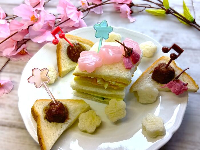 10枚切り食パンで簡単! ひしもち風ひなまつりサンドイッチ!