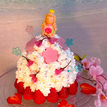 型がなくても炊飯器で代用!炊飯器で簡単!桜とベリー!春色ドレスのプリンセスケーキ!