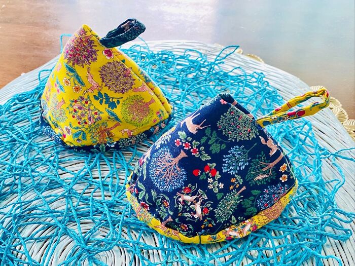 色違いの可愛い「三角なべつかみ」