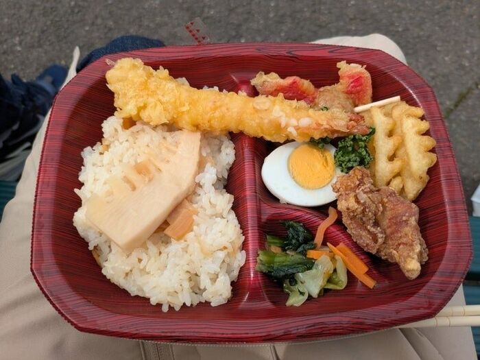 お昼は…