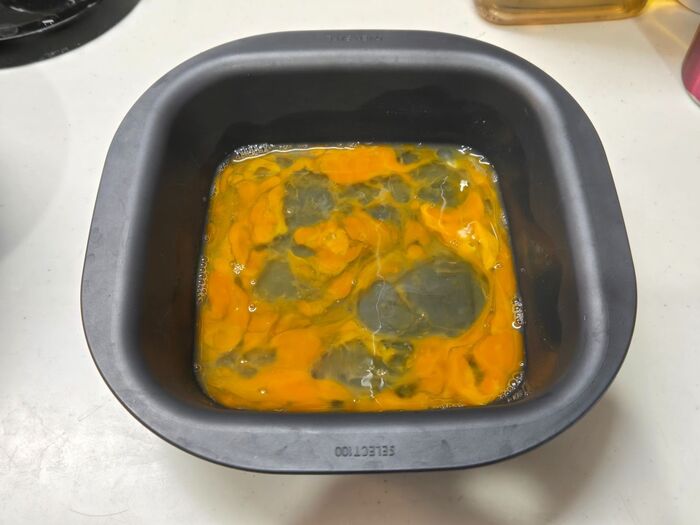 卵を加熱する。