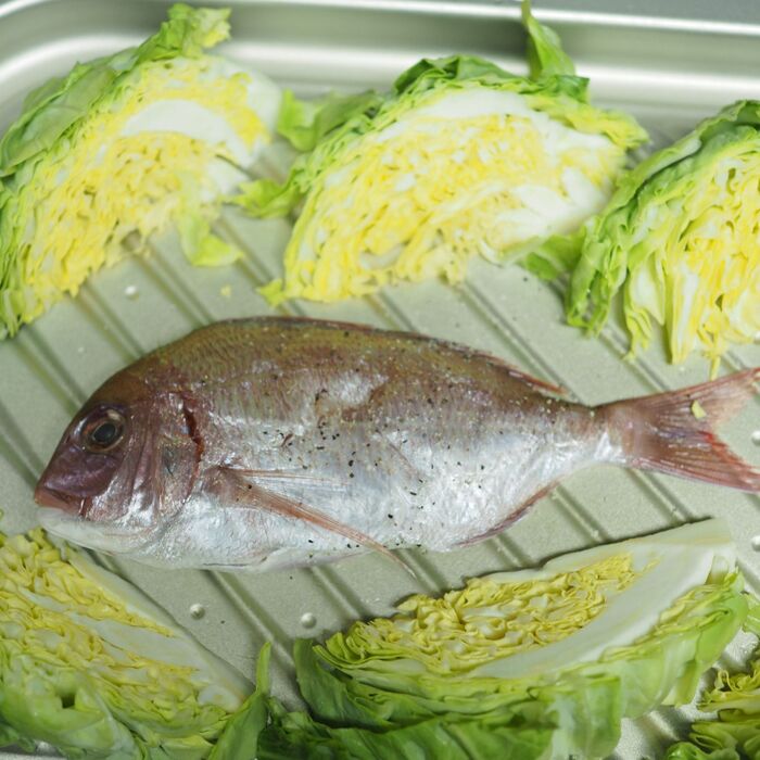 旬の鯛は春キャベツと蒸し物で