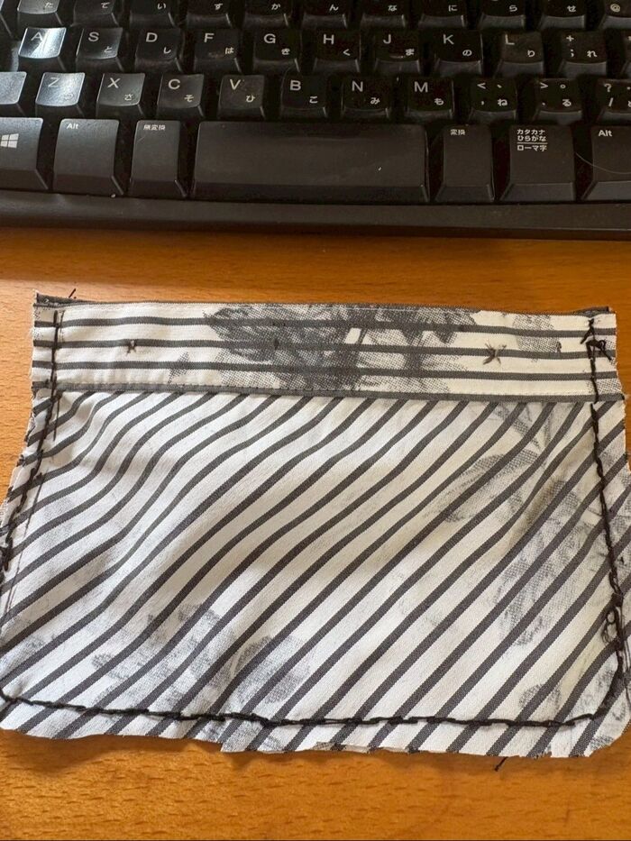 裏返しにして縫います