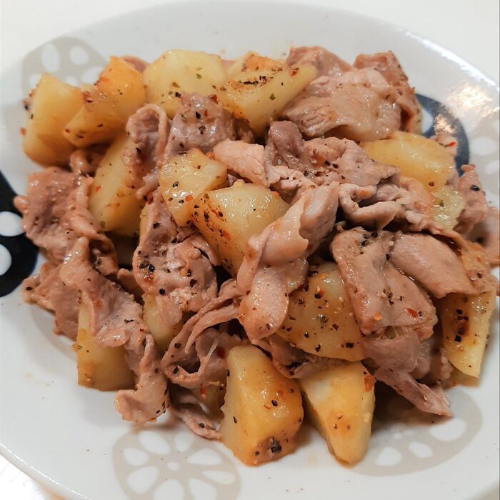 豚肉とポテトのスパイシー炒め