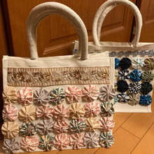 100均バッグをハギレでリメイク!手作り可愛いヨーヨーキルトバック(^○^)