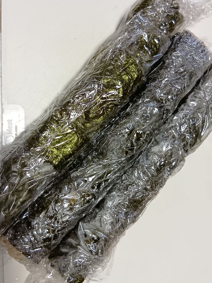 完成した、3本を4等分します。