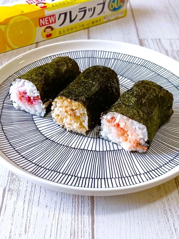 誰でも簡単!ラップの空き箱で!巻きずし風おにぎり~!多忙な毎日に!レジャー先の軽食に!