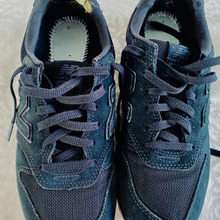 踵に穴の開いたスニーカー、まだ捨てちゃだめ!