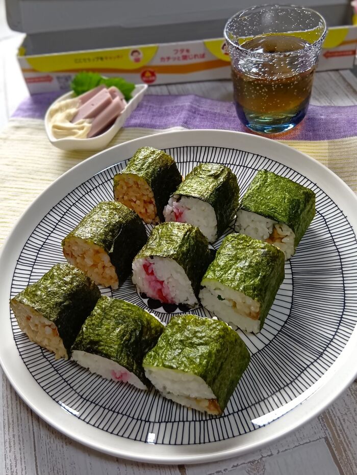 ラップの空き箱で時短&簡単!巻きずし風おにぎり~!多忙な毎日に!朝食、お弁当、軽食に