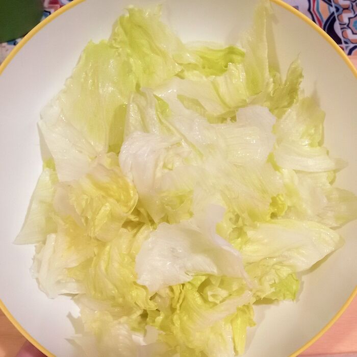 私は、包丁で切らず手でちぎる派です