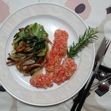 Pangasiusの道明寺粉焼き romaineソテー添え