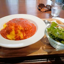 【お外ランチ】「キイトカフェ」怪しい店内で…ふわトロオムライス